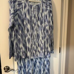 L.L. Bean Gray and Blue Striped Lounge Set